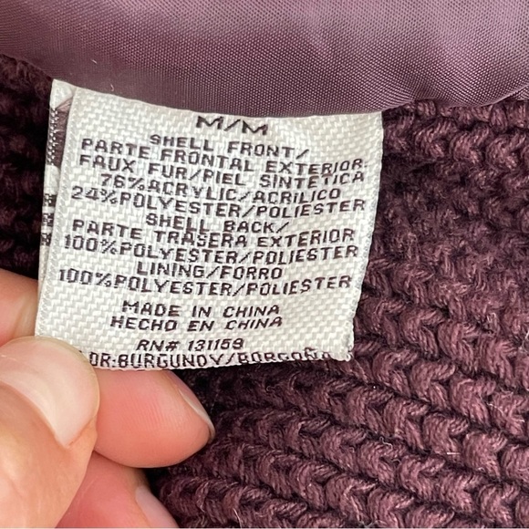 Sebby Collection Women’s Faux Fur Vest Size M Burgundy Knit Back Hook Closure - Picture 10 of 10